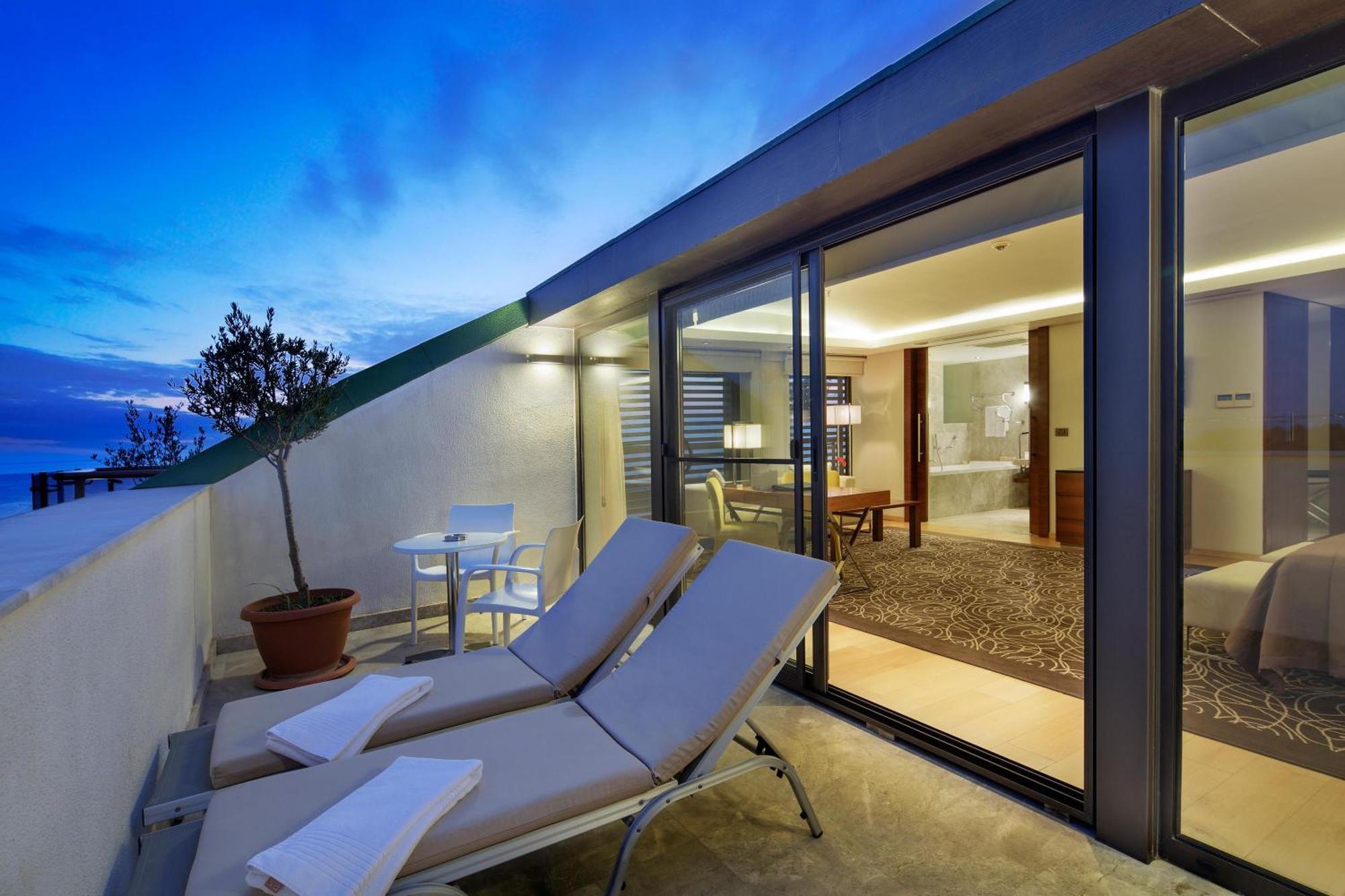 Blue Side Only Adult 16 Hotel Exterior photo